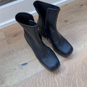 Jeffrey Campbell Black Ankle Boots with Zipper- never worn. Platform.